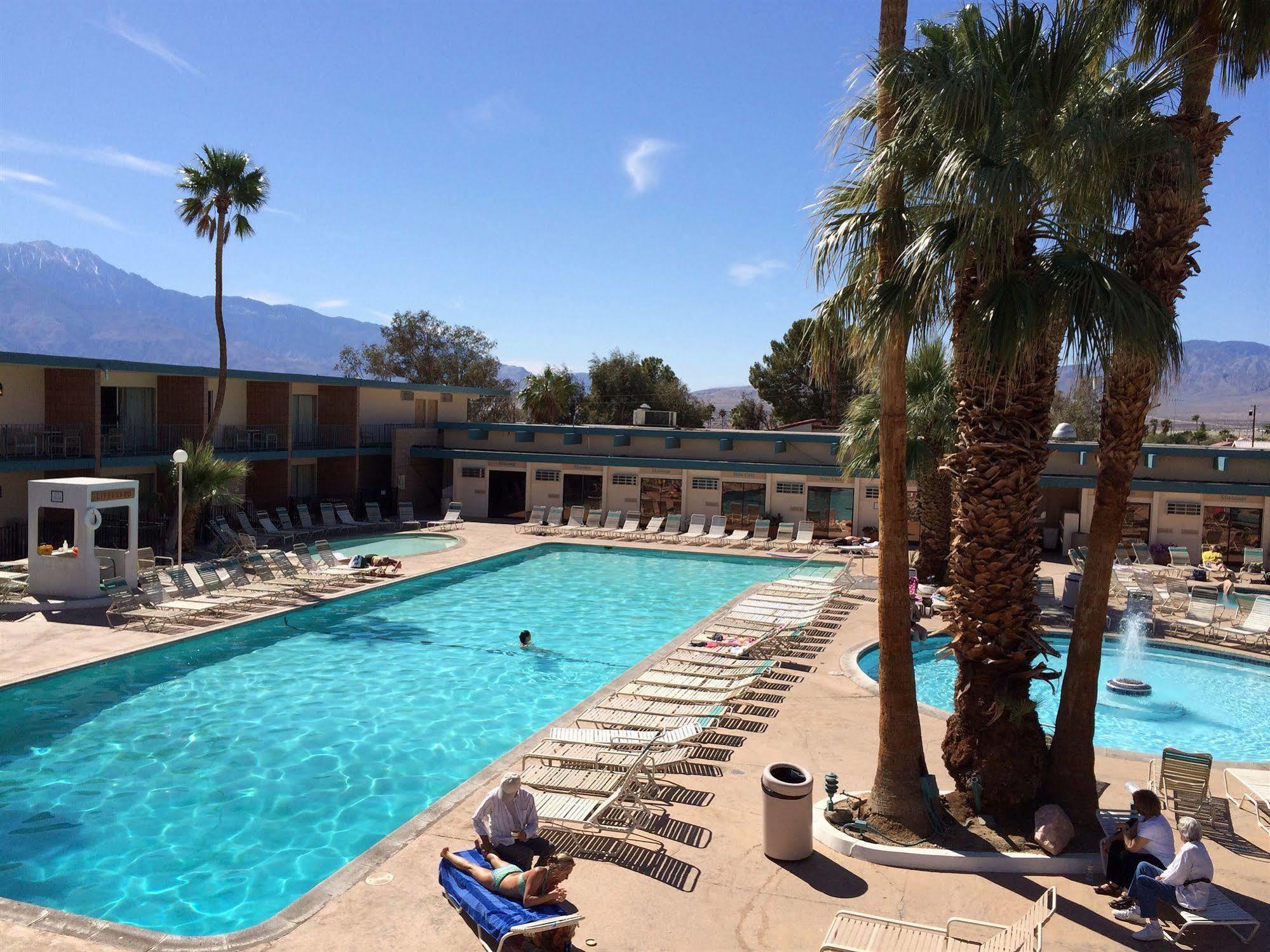 Desert Hot Springs Spa Hotel Экстерьер фото